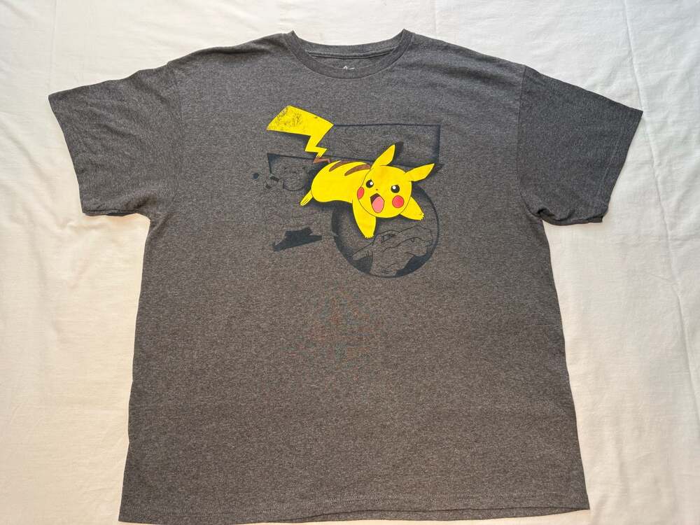 Pokémon Pikachu Charizard Blastoise Venusaur Graphic 2014T-Shirt Grey Size XL